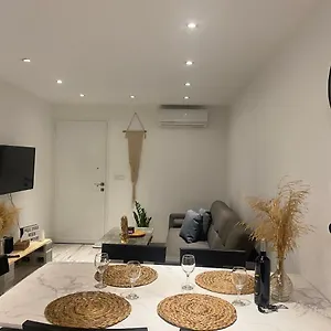 Luxury Lavender Apartament Larnaca